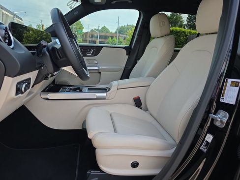 Certified 2026 Mercedes-Benz GLB 250 4MATIC image 10