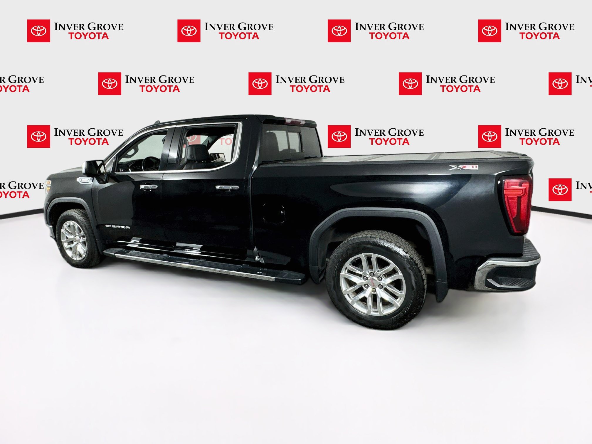 Used 2021 GMC Sierra 1500 SLT w/ SLT Premium Plus Package AWD/4WD image 7