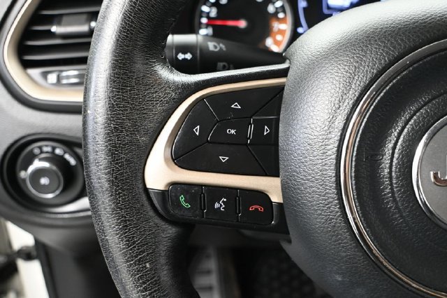 Used 2017 Jeep Renegade Latitude w/ Cold Weather Group AWD/4WD image 20