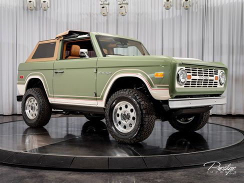 Used 2025 Ford Bronco Badlands image 26