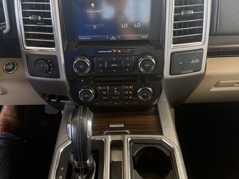 Used 2015 Ford F150 Lariat w/ Equipment Group 501A Mid image 28