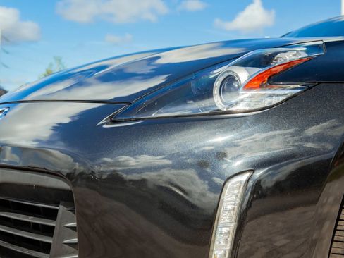 Used 2018 Nissan 370Z Touring RWD image 33