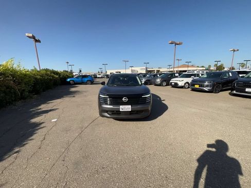 Used 2026 Nissan Kicks SV w/ Cold Weather Package AWD/4WD image 5