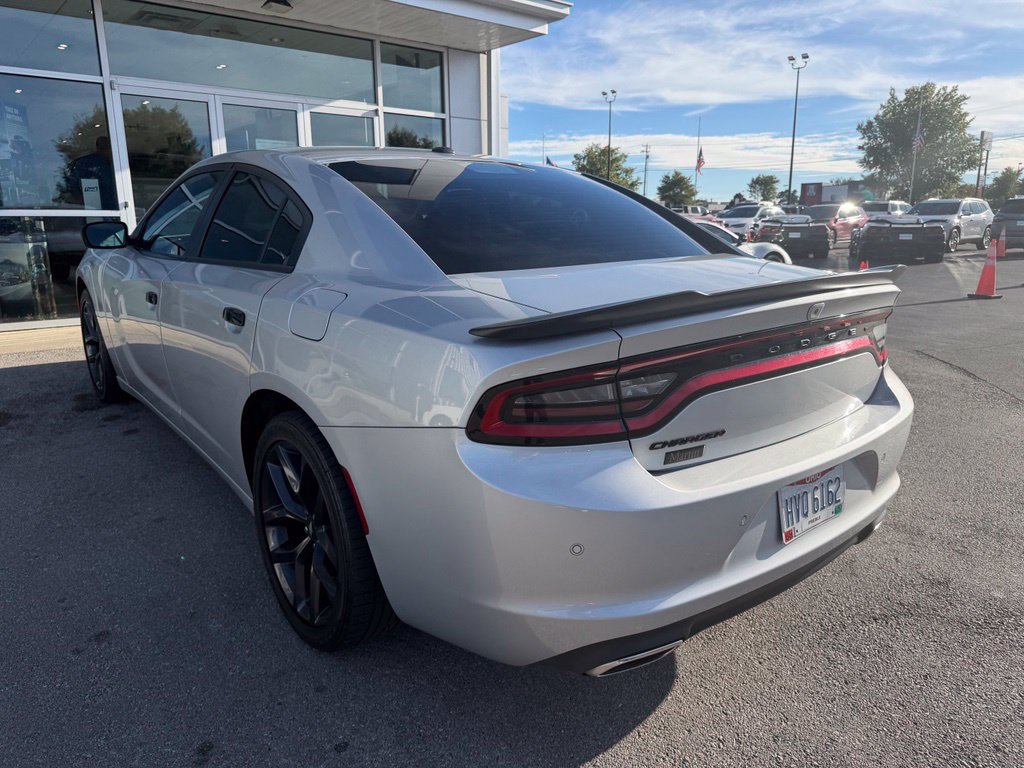 Used 2021 Dodge Charger SXT w/ Blacktop Package RWD image 4