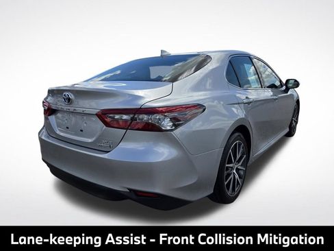 Used 2023 Toyota Camry XLE FWD image 7