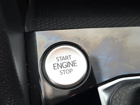 Used 2022 Volkswagen Taos SEL image 21