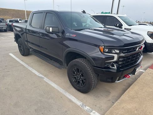 Used 2022 Chevrolet Silverado 1500 ZR2 w/ Technology Package image 5