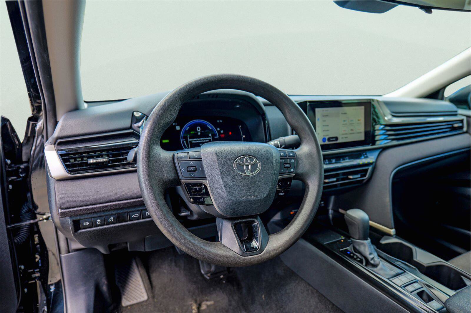 Used 2025 Toyota Camry LE FWD image 23