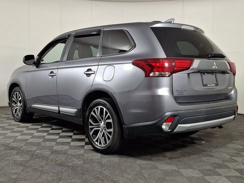 Used 2018 Mitsubishi Outlander ES AWD/4WD image 7