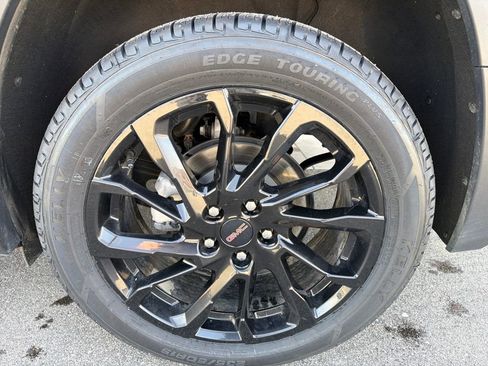 Used 2024 GMC Terrain SLT w/ Tech Package image 41