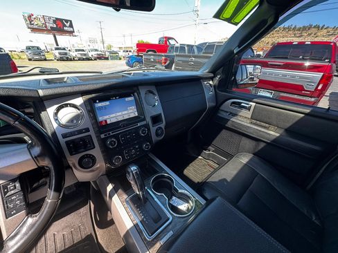 Used 2017 Ford Expedition Limited AWD/4WD image 17