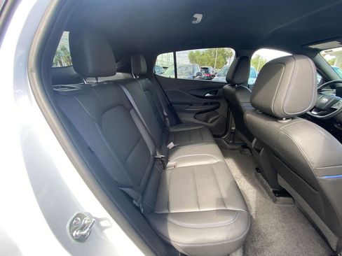 Used 2025 Buick Envista Sport Touring image 39