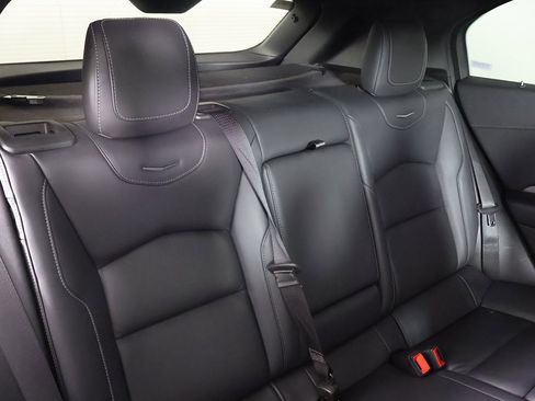 Used 2024 Cadillac XT4 Premium Luxury image 31