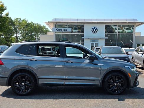 Used 2024 Volkswagen Tiguan SE R-Line FWD image 6
