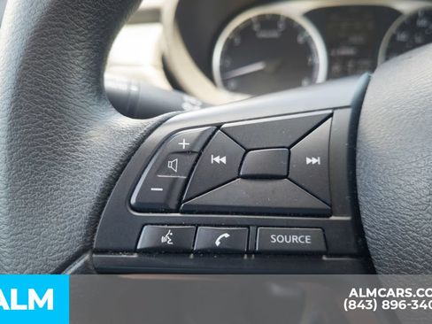 Used 2025 Nissan Versa S FWD image 12
