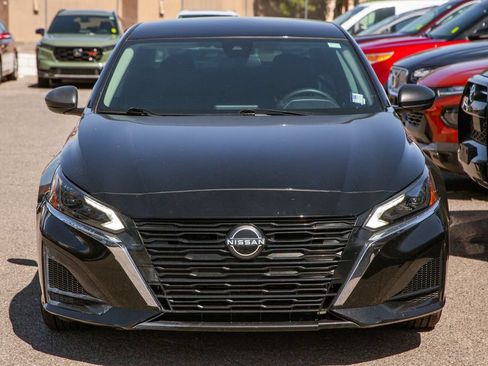 Used 2024 Nissan Altima 2.5 S FWD image 3