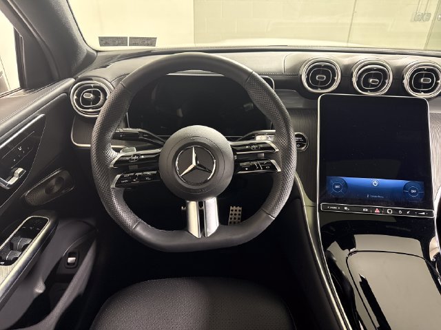 Used 2026 Mercedes-Benz GLC 300 4MATIC image 23