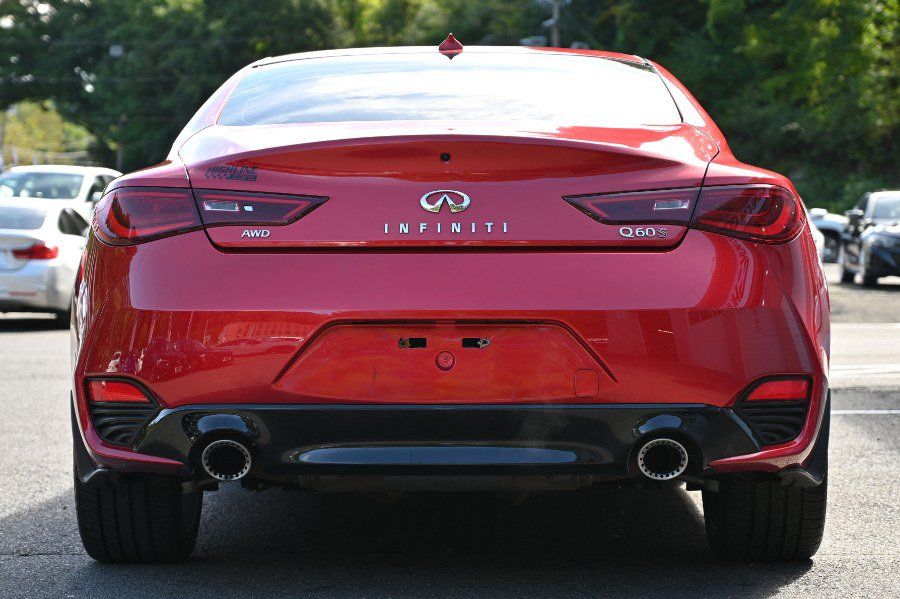 Used 2019 INFINITI Q60 Red Sport 400 w/ Cargo Package AWD/4WD image 10