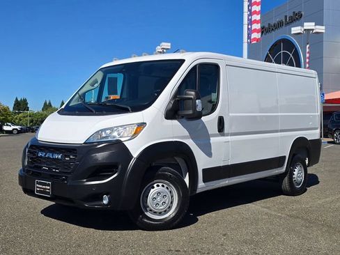Used 2024 RAM ProMaster 2500 w/ Safety Group FWD image 3