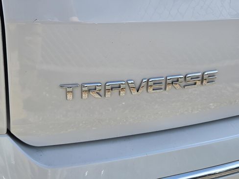 Used 2023 Chevrolet Traverse Premier image 20
