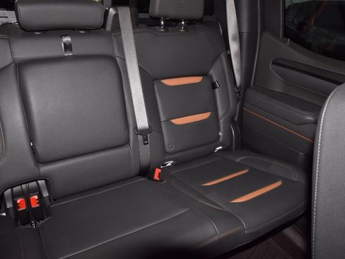 Used 2025 GMC Sierra 1500 AT4 w/ AT4 Premium Package image 21