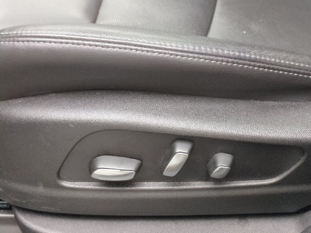 Used 2024 Cadillac XT6 Premium Luxury w/ LPO, Floor Liner Package AWD/4WD image 20