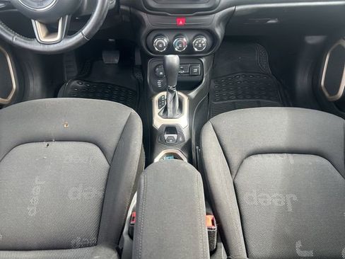 Used 2017 Jeep Renegade Latitude AWD/4WD image 17