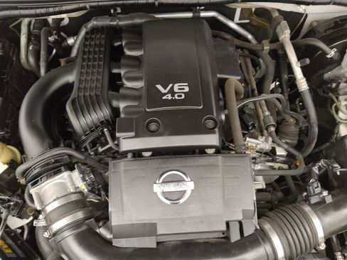 Used 2019 Nissan Frontier SL RWD image 30
