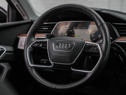 Used 2020 Audi e-tron Premium Plus AWD/4WD image 8