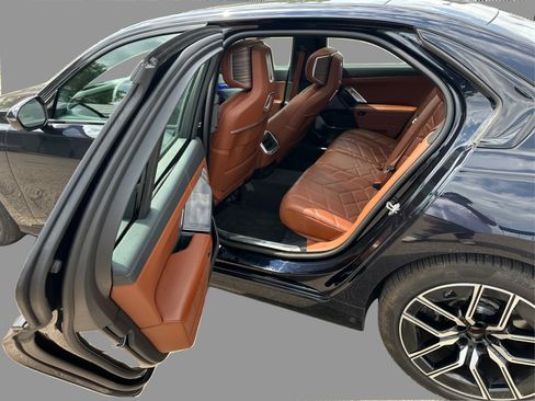 Used 2023 BMW 760i xDrive w/ Luxury Rear Seating Package AWD/4WD image 47