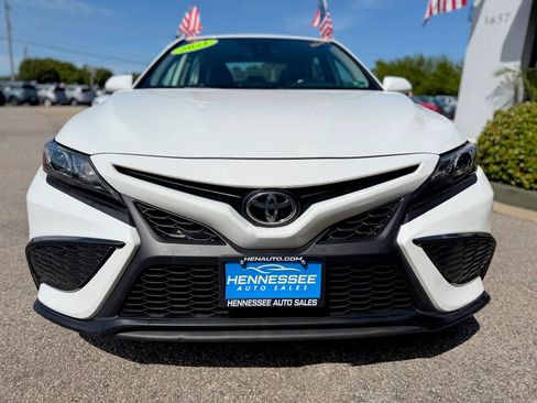 Used 2021 Toyota Camry SE FWD image 14