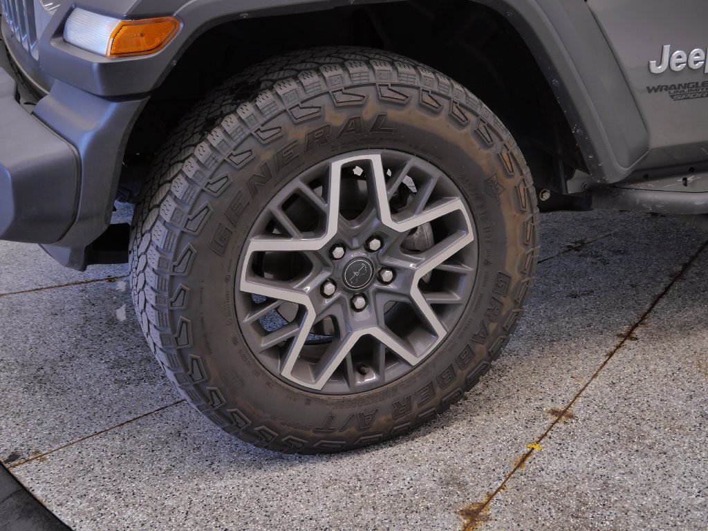 Used 2021 Jeep Wrangler Unlimited Sport AWD/4WD image 13