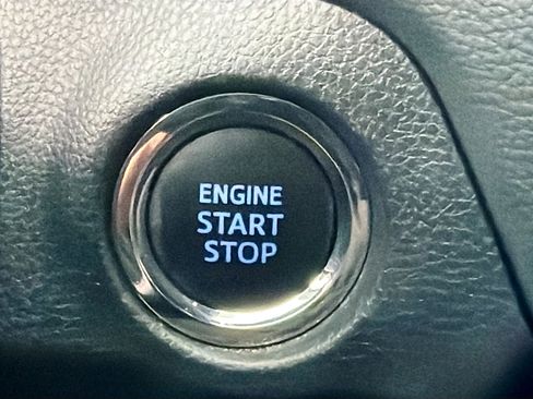 Used 2020 Toyota RAV4 XLE Premium image 34