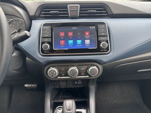 Used 2025 Nissan Versa SV FWD image 17