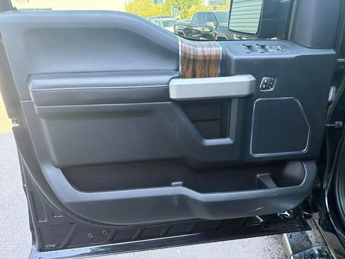 Used 2018 Ford F150 Lariat w/ Equipment Group 502A Luxury AWD/4WD image 15