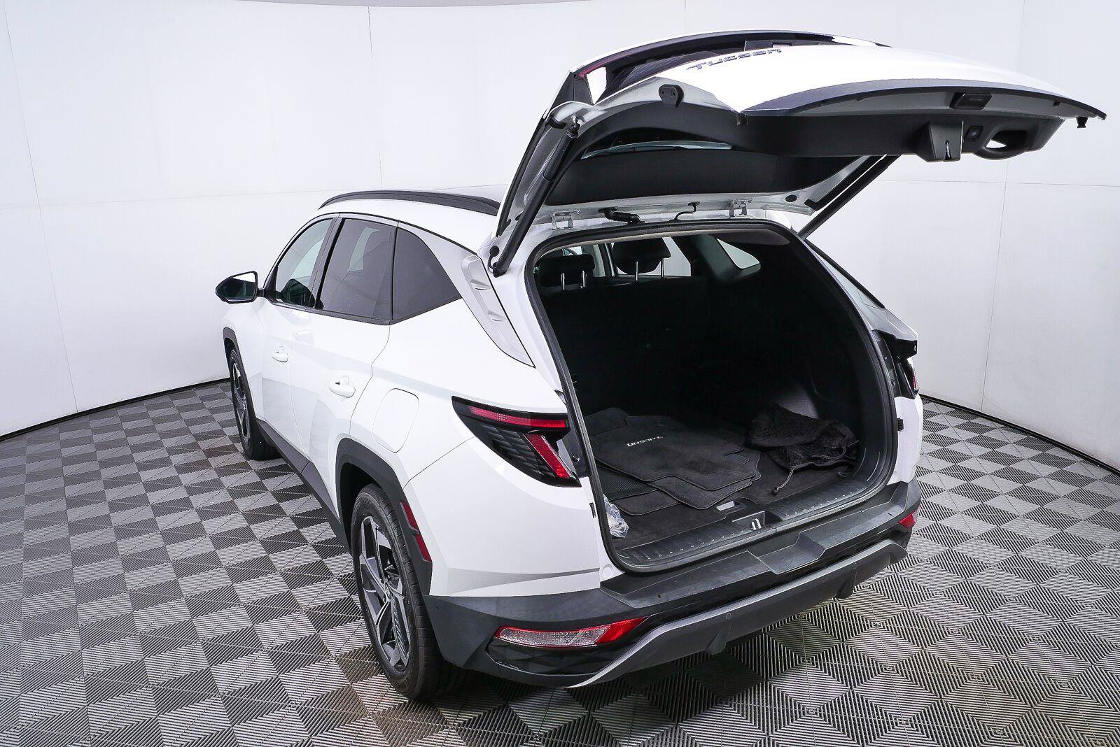 Used 2024 Hyundai Tucson Limited FWD image 27