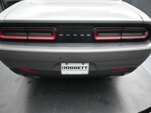Used 2017 Dodge Challenger SXT image 2