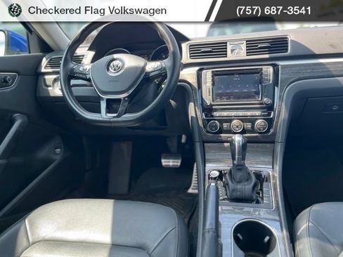 Used 2017 Volkswagen Passat 1.8T SEL Premium FWD image 32