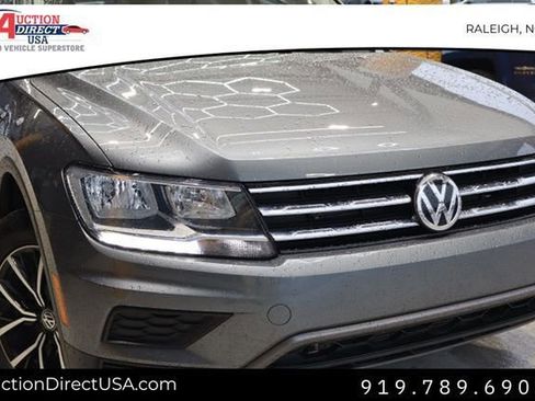 Used 2021 Volkswagen Tiguan SE w/ Panoramic Sunroof Package image 43