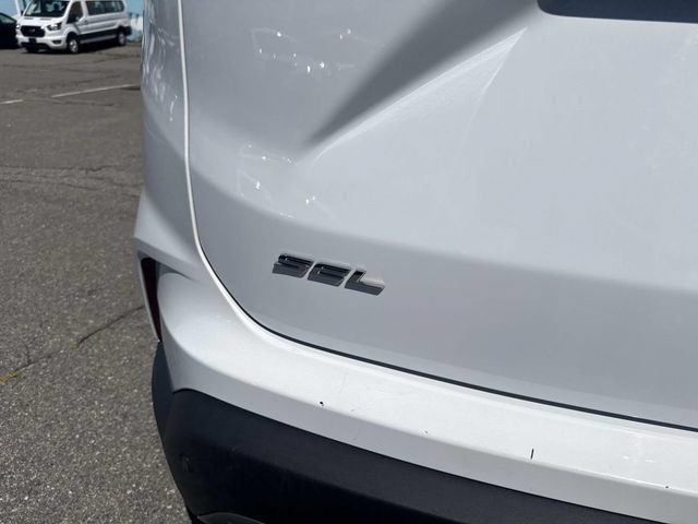 Used 2024 Ford Edge SEL AWD/4WD image 5