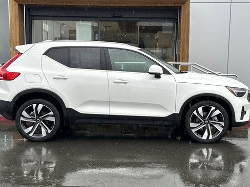Used 2023 Volvo XC40 B5 Ultimate w/ Protection Package Premier image 8