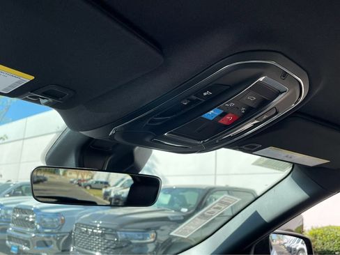 Used 2025 Jeep Grand Cherokee Altitude RWD image 29