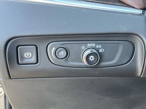 Used 2019 Buick Enclave Avenir w/ Avenir Technology Package AWD/4WD image 30