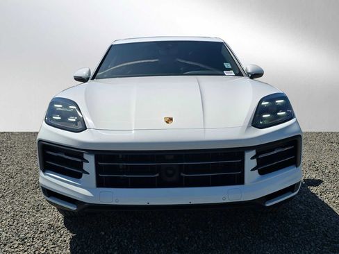 Used 2024 Porsche Cayenne AWD/4WD image 8