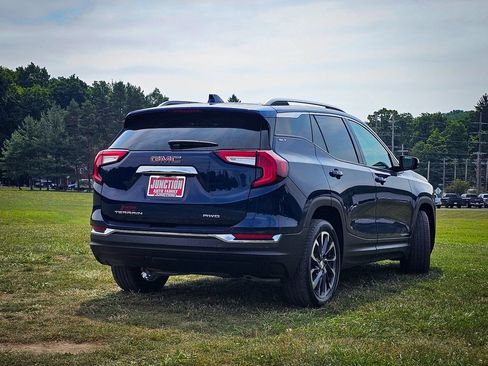 Used 2023 GMC Terrain SLT w/ Tech Package AWD/4WD image 4