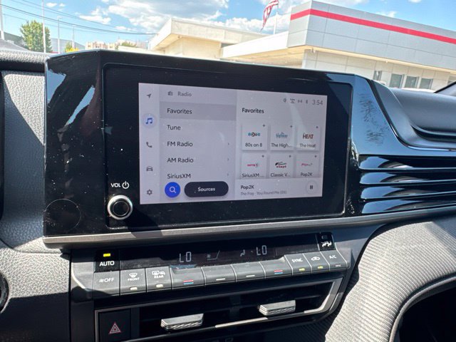 Used 2025 Toyota Camry SE FWD image 47