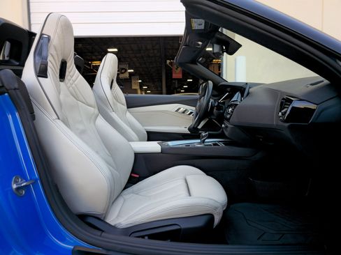 Used 2020 BMW Z4 sDrive30i w/ M Sport Package image 31