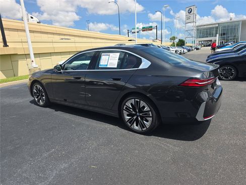 Used 2026 BMW 530i RWD image 4