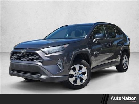Used 2019 Toyota RAV4 LE image 1