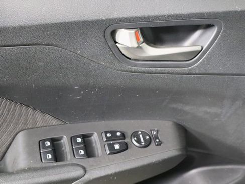 Used 2022 Hyundai Accent Limited FWD image 22